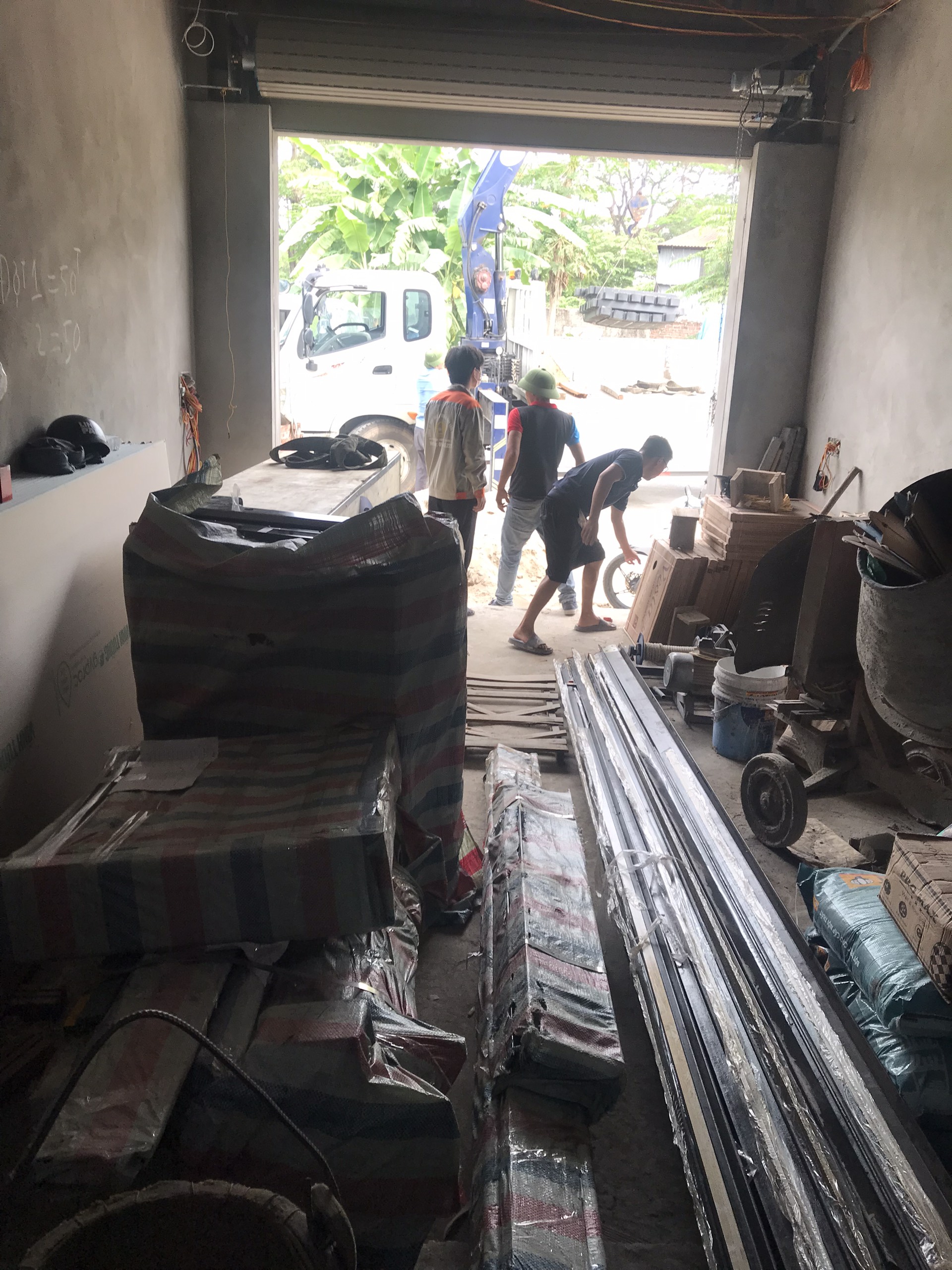 Bàn giao thiết bị về công trình ngõ 161 Nguyễn Bỉnh Khiêm